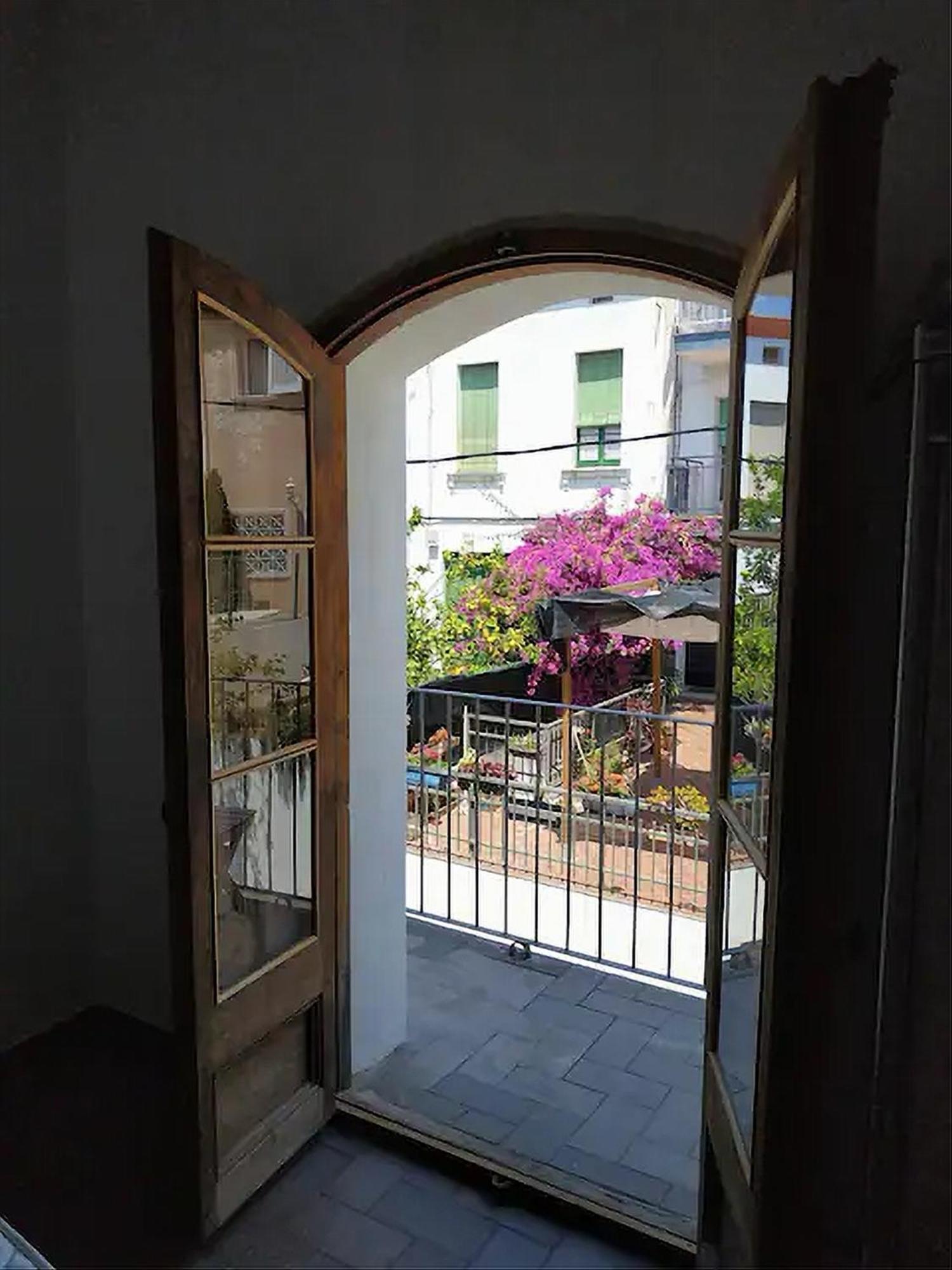 Apartamento De Diseno Cerca De Tren, Playa Y Bcn Masnou Luaran gambar